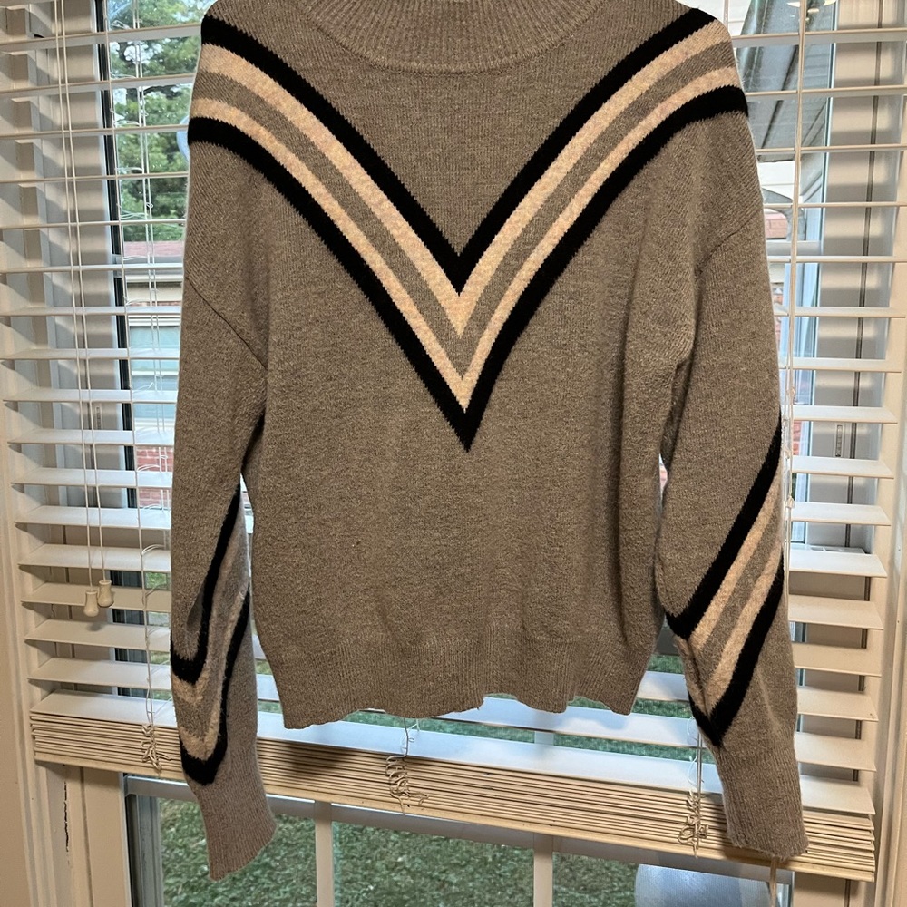Only worn once! Comfy, cute and perfect for fall!